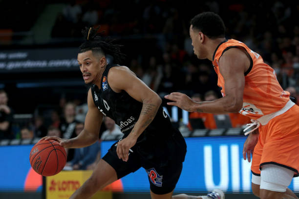 瓦利耶娃的 瓦利耶娃的